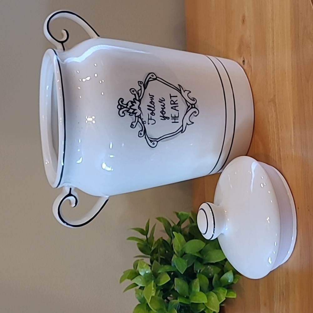 KATIE MANDY 'Follow Your Heart' Lidded Ceramic Canister/Cookie Jar With Handles - Picture 2 of 15
